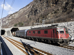 Alpeninitiative Güterzug GBT (c) ATG